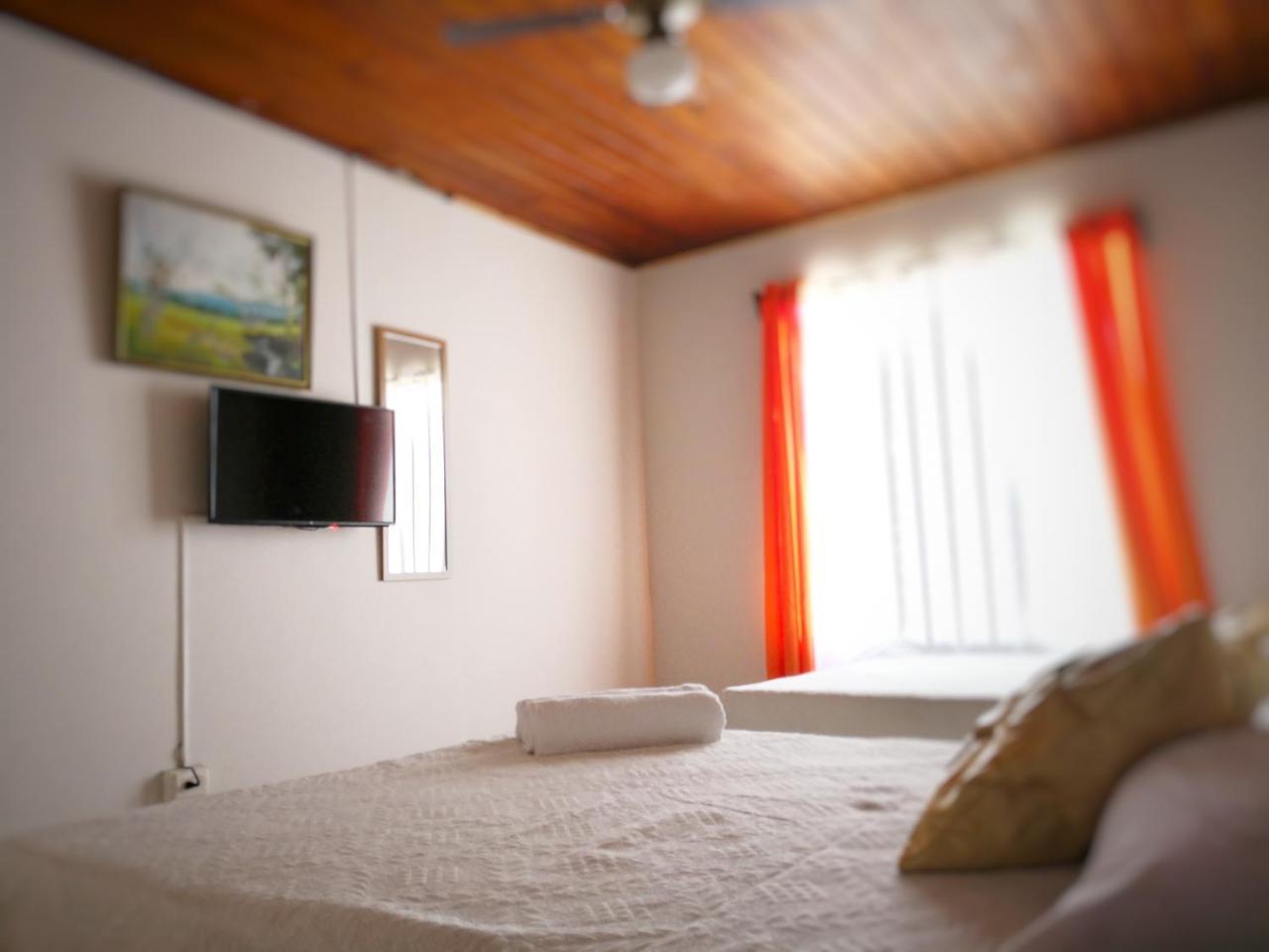 アラフエラ Vida Tropical Bed & Breakfast エクステリア 写真