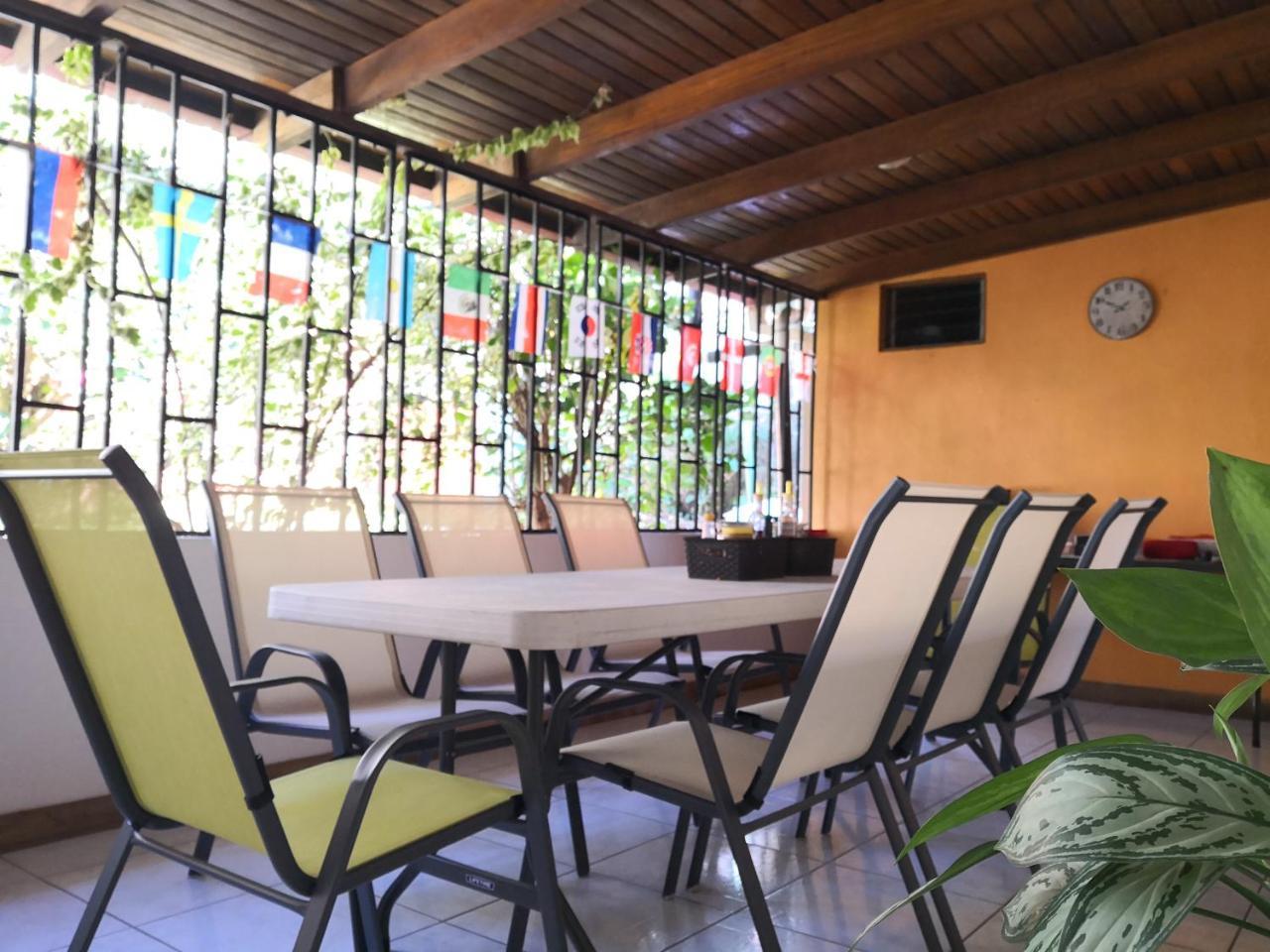 アラフエラ Vida Tropical Bed & Breakfast エクステリア 写真