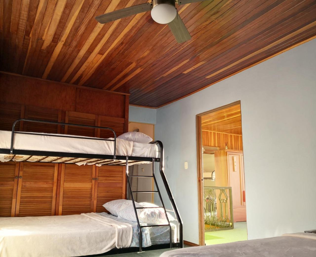 アラフエラ Vida Tropical Bed & Breakfast エクステリア 写真