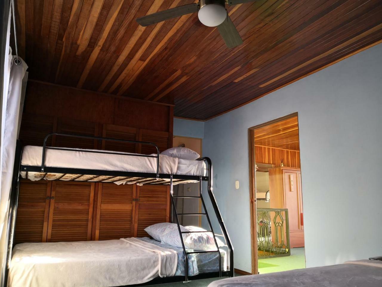 アラフエラ Vida Tropical Bed & Breakfast エクステリア 写真